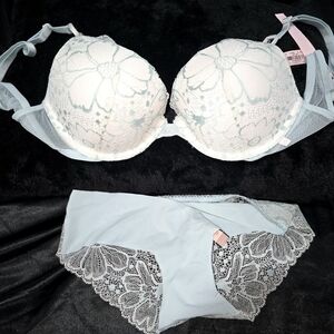 Victoria's Secret DEMI bra and panty set 32D, Xsmall 🩵🤍